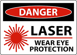 Jsou ochranné brýle u laseru Co2 K40 povinné?