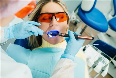Bezpečnostní ochrana při dentálních světelných laserových procedurách